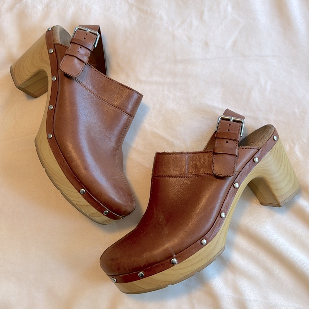 Clarks Women's Brown Leather Clogs - Picture 12 of 12
